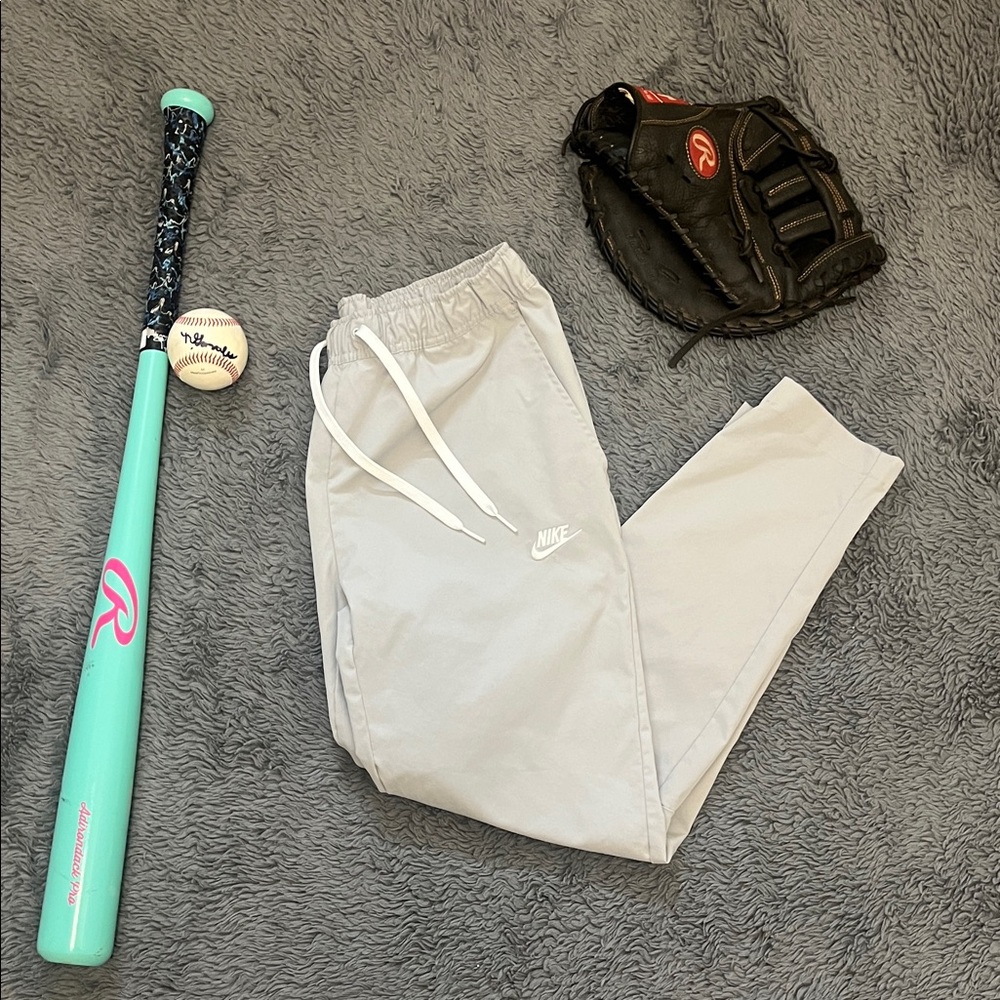 Nike Men's Club Woven Taper Leg Pants